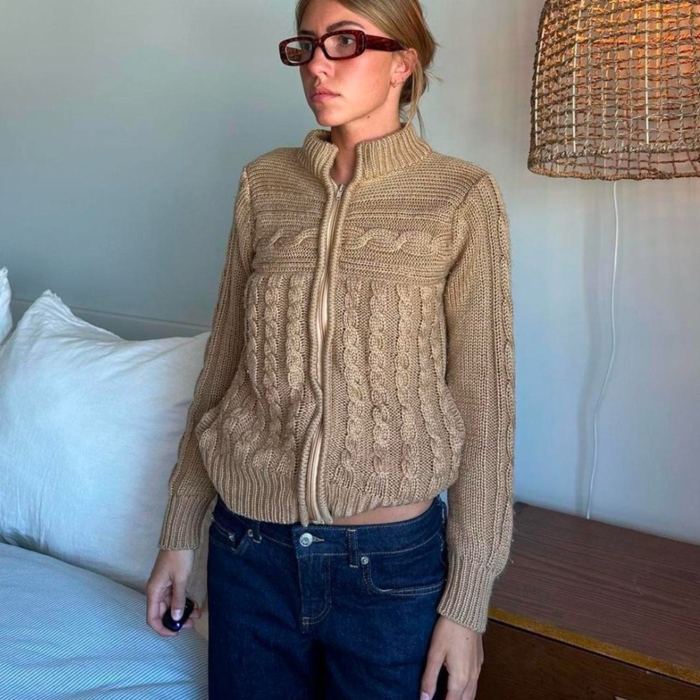 Vintage Cable Knit Sweater - Tan